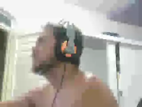 Snapshot of Miguelion2308 chatting on March 7, 2026, 10:40 pm Miguelion2308 online show from March 7, 2026, 10:40 pm