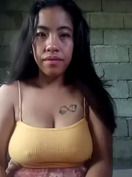 Snapshot of Yapsyxx chatting on February 17, 2026, 11:44 pm Yapsyxx online show from February 17, 2026, 11:44 pm