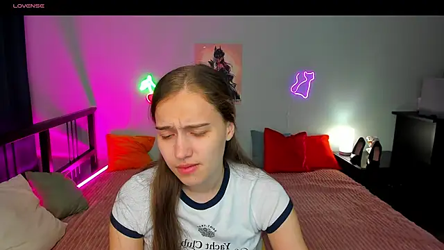 Snapshot of Alisa__Kelly chatting on October 5, 2025, 12:42 am Alisa Kelly online show from October 5, 2025, 12:42 am