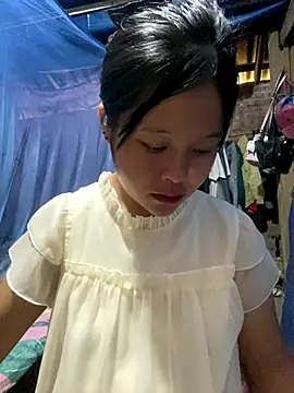 Snapshot of O_o_UwU_o_O chatting on October 13, 2025, 2:00 am O o UwU o O online show from October 13, 2025, 2:00 am