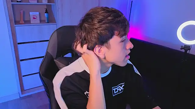 Snapshot of onlinenico chatting on October 17, 2025, 8:00 pm onlinenico online show from October 17, 2025, 8:00 pm