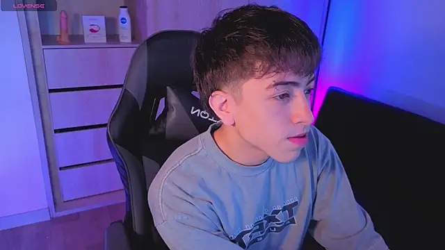 Snapshot of onlinenico chatting on October 25, 2025, 8:03 pm onlinenico online show from October 25, 2025, 8:03 pm