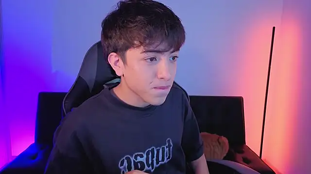 Snapshot of onlinenico chatting on November 25, 2025, 8:09 pm onlinenico online show from November 25, 2025, 8:09 pm