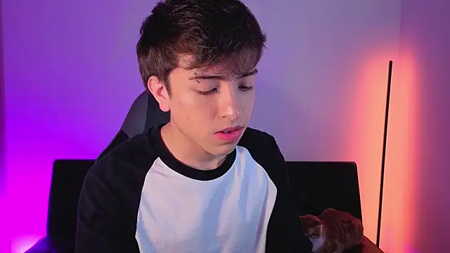 Snapshot of onlinenico chatting on November 26, 2025, 8:10 pm onlinenico online show from November 26, 2025, 8:10 pm