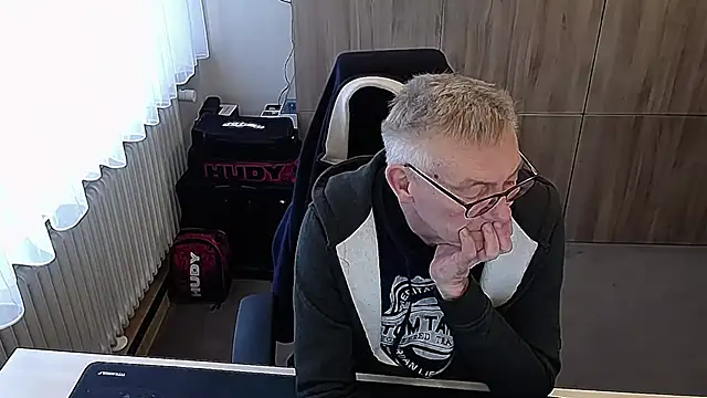 Snapshot of randyandy67 chatting on February 6, 2026, 9:45 am randyandy67 online show from February 6, 2026, 9:45 am