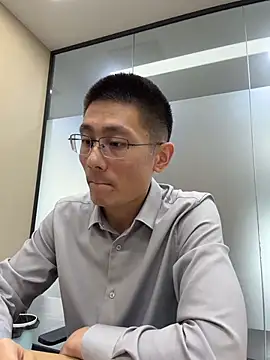 miniyellower online show from November 6, 2025, 6:47 am