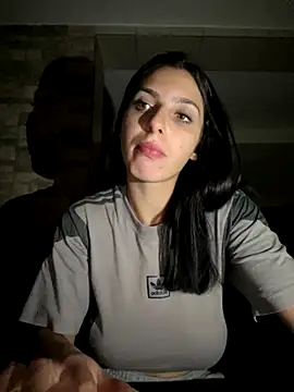 Snapshot of Laraa201 chatting on October 16, 2025, 9:16 pm Laraa201 online show from October 16, 2025, 9:16 pm