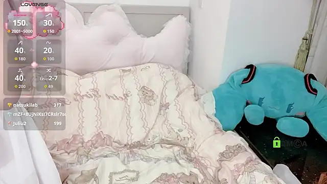 liuruyuan888 online show from November 4, 2025, 2:27 pm