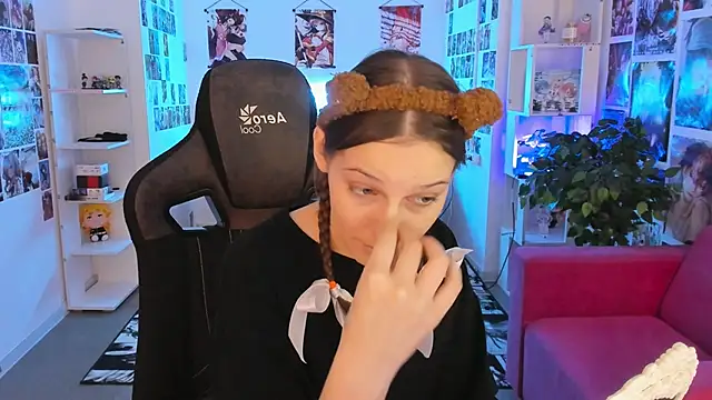 Snapshot of JenniferKiim chatting on February 21, 2026, 8:37 am JenniferKiim online show from February 21, 2026, 8:37 am