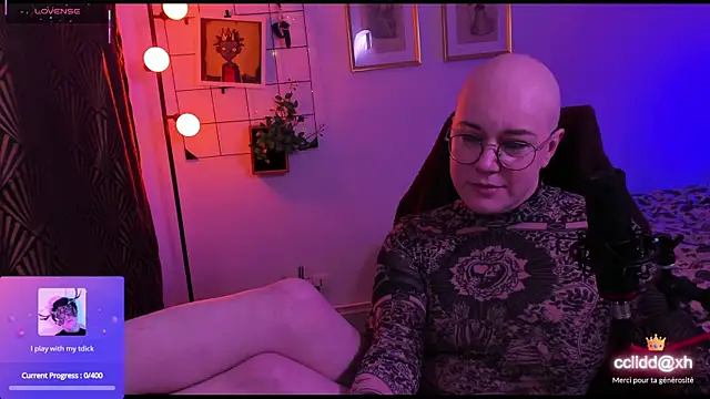 Snapshot of MossPrince chatting on November 2, 2025, 4:20 pm MossPrince online show from November 2, 2025, 4:20 pm