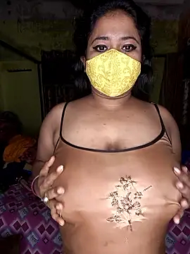 Snapshot of Smile-quien chatting on March 1, 2026, 8:22 pm Smile-quien online show from March 1, 2026, 8:22 pm