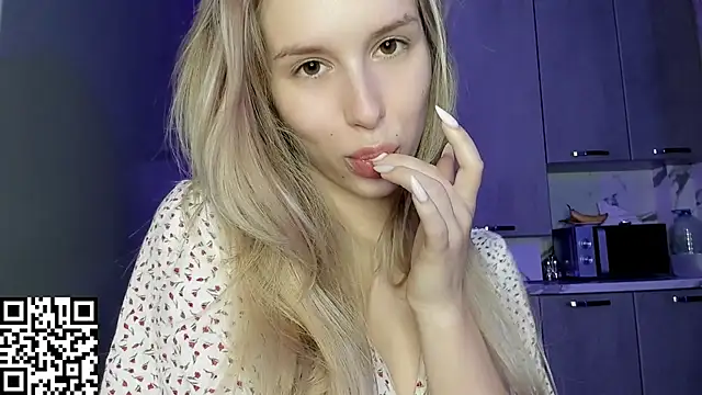 ElysiaXo online show from October 12, 2025, 11:59 pm