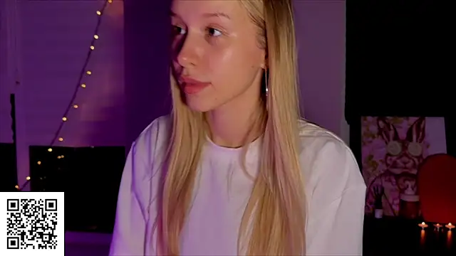 ElysiaXo online show from November 8, 2025, 10:19 pm