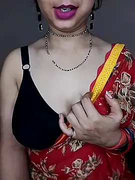 Snapshot of Oh_011 chatting on November 3, 2025, 3:08 am Oh 011 online show from November 3, 2025, 3:08 am