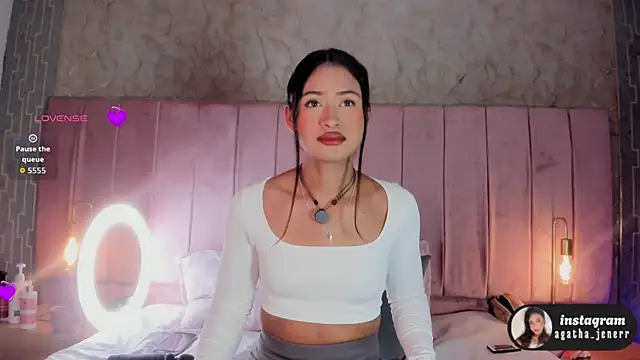 agatha jener online show from May 7, 2026, 11:37 am