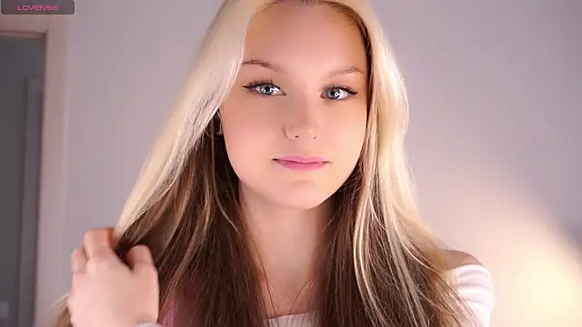 Snapshot of CherieSprinzl chatting on September 10, 2025, 6:46 am CherieSprinzl online show from September 10, 2025, 6:46 am