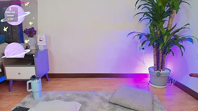 samucamx  online show from November 14, 2025, 7:01 pm