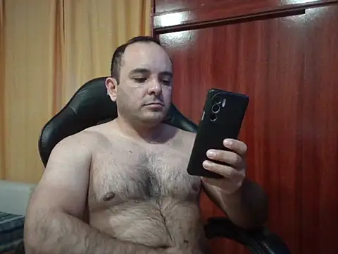 ososkr39 online show from October 24, 2025, 2:13 pm