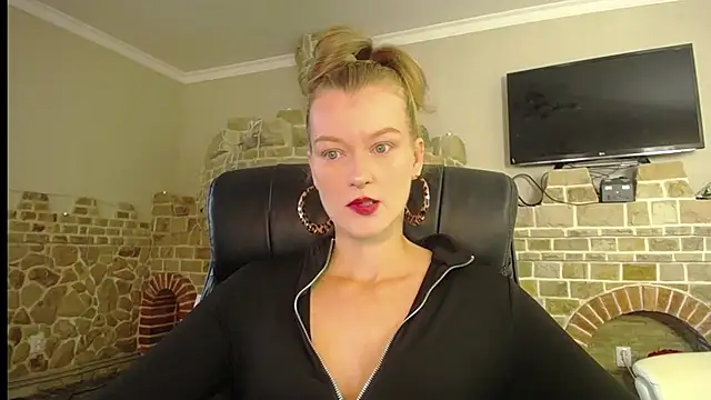 Snapshot of MysticVenus_ chatting on September 10, 2025, 8:03 am MysticVenus online show from September 10, 2025, 8:03 am