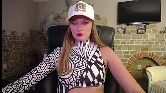 Snapshot of MysticVenus_ chatting on September 15, 2025, 11:32 am MysticVenus online show from September 15, 2025, 11:32 am