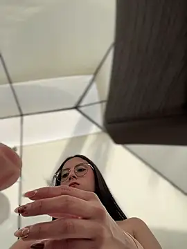 Juanita-Diaz online show from October 25, 2025, 8:25 pm