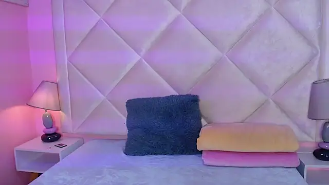 Snapshot of Miaa_Smithh__ chatting on October 29, 2025, 12:29 pm Miaa Smithh online show from October 29, 2025, 12:29 pm