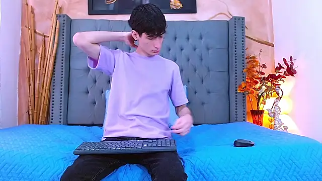 Snapshot of Luke_Carter chatting on December 17, 2025, 1:06 pm Luke Carter online show from December 17, 2025, 1:06 pm