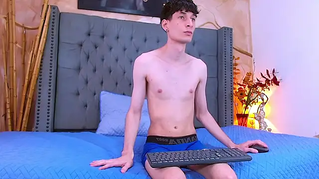 Snapshot of Luke_Carter chatting on January 12, 2026, 1:27 pm Luke Carter online show from January 12, 2026, 1:27 pm