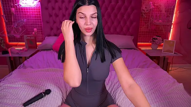 Snapshot of KamillaVibes chatting on November 11, 2025, 8:53 pm KamillaVibes online show from November 11, 2025, 8:53 pm