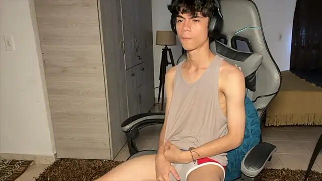 Snapshot of OopsAgain_ chatting on January 13, 2026, 5:40 pm OopsAgain online show from January 13, 2026, 5:40 pm