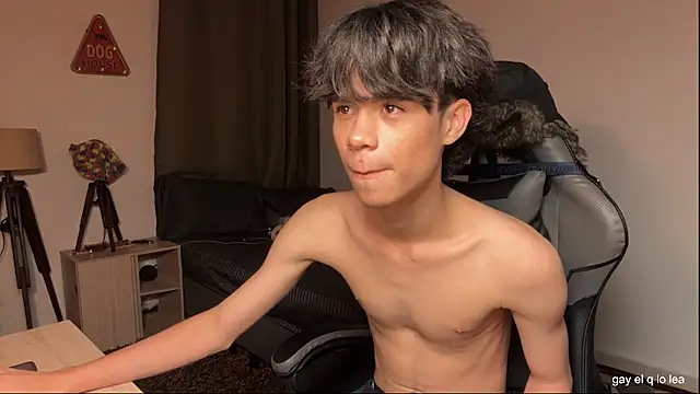 Snapshot of OopsAgain_ chatting on February 24, 2026, 11:25 pm OopsAgain online show from February 24, 2026, 11:25 pm