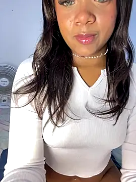 Snapshot of SereiaHott chatting on November 29, 2025, 8:34 pm SereiaHott online show from November 29, 2025, 8:34 pm