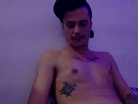 chrisalmeid  online show from September 16, 2025, 7:20 am