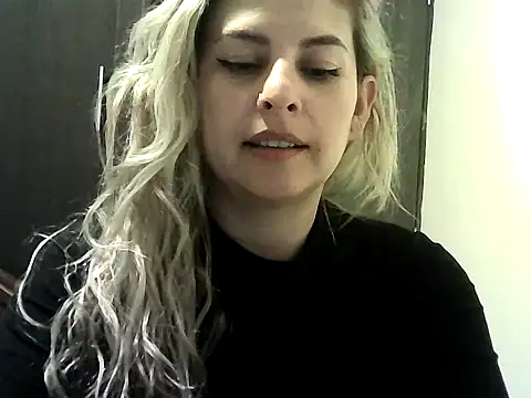 Snapshot of Valery__Rouse_ chatting on October 26, 2025, 4:18 am Valery Rouse online show from October 26, 2025, 4:18 am