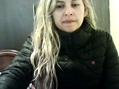 Snapshot of Valery__Rouse_ chatting on October 28, 2025, 1:36 pm Valery Rouse online show from October 28, 2025, 1:36 pm