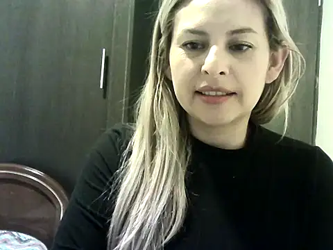 Snapshot of Valery__Rouse_ chatting on November 3, 2025, 3:52 am Valery Rouse online show from November 3, 2025, 3:52 am