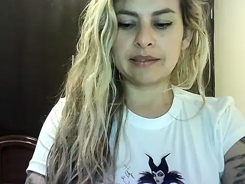 Snapshot of Valery__Rouse_ chatting on November 28, 2025, 4:15 am Valery Rouse online show from November 28, 2025, 4:15 am