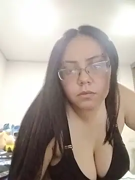 julieta flores online show from February 11, 2026, 4:50 am