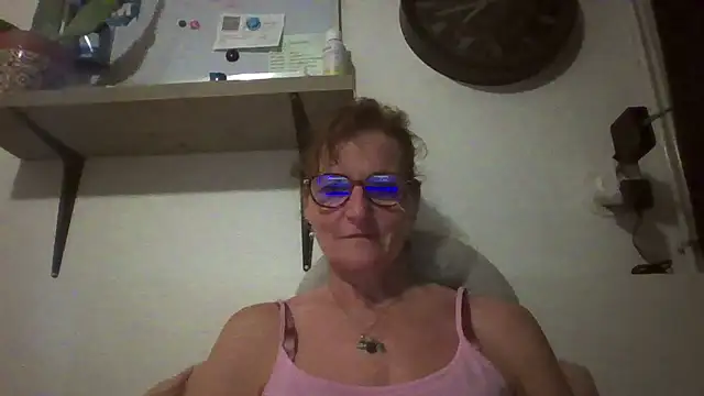 Snapshot of Valinella chatting on September 9, 2025, 7:35 pm Valinella online show from September 9, 2025, 7:35 pm