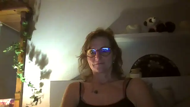 Snapshot of Valinella chatting on September 18, 2025, 8:00 pm Valinella online show from September 18, 2025, 8:00 pm