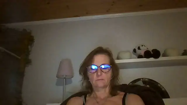 Snapshot of Valinella chatting on October 2, 2025, 5:53 pm Valinella online show from October 2, 2025, 5:53 pm