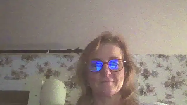 Snapshot of Valinella chatting on December 16, 2025, 4:12 pm Valinella online show from December 16, 2025, 4:12 pm