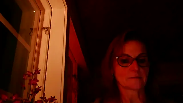 Snapshot of Valinella chatting on February 4, 2026, 7:31 pm Valinella online show from February 4, 2026, 7:31 pm