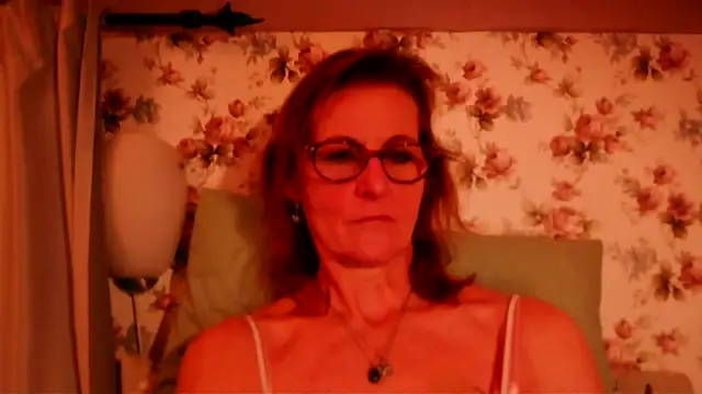 Snapshot of Valinella chatting on February 8, 2026, 9:07 pm Valinella online show from February 8, 2026, 9:07 pm