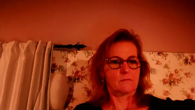 Snapshot of Valinella chatting on February 16, 2026, 7:10 pm Valinella online show from February 16, 2026, 7:10 pm