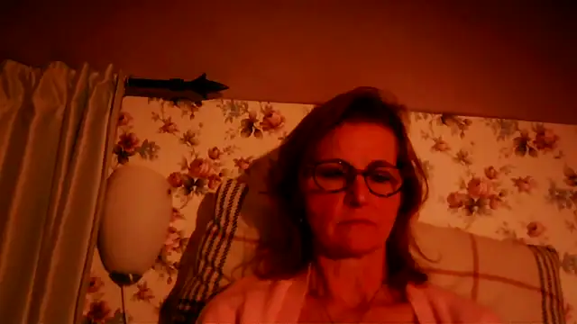 Snapshot of Valinella chatting on February 20, 2026, 8:53 pm Valinella online show from February 20, 2026, 8:53 pm