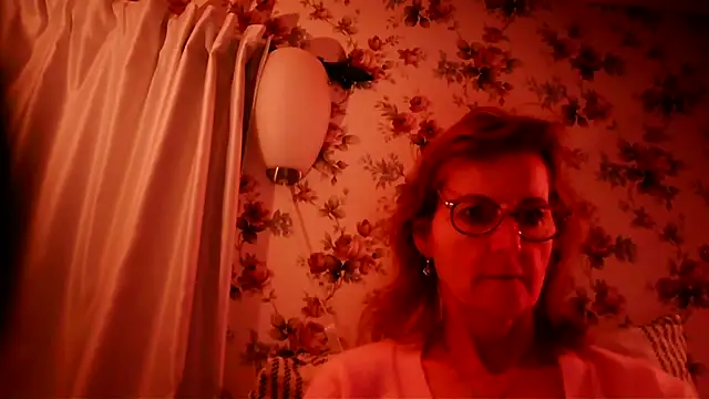 Snapshot of Valinella chatting on February 28, 2026, 7:26 pm Valinella online show from February 28, 2026, 7:26 pm