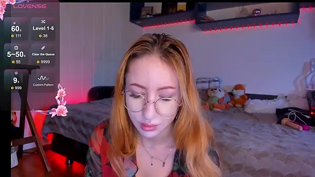 DaddysLittleSlutfox online show from December 16, 2025, 9:25 am