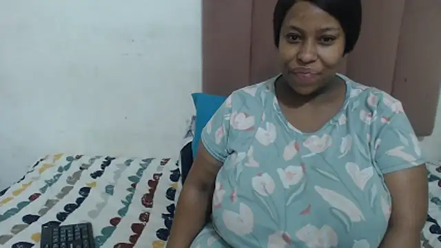 Chubby Queenx255 online show from November 22, 2025, 4:11 am