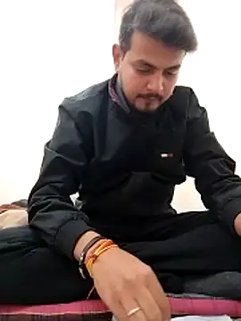 7incpink online show from December 15, 2025, 3:55 am